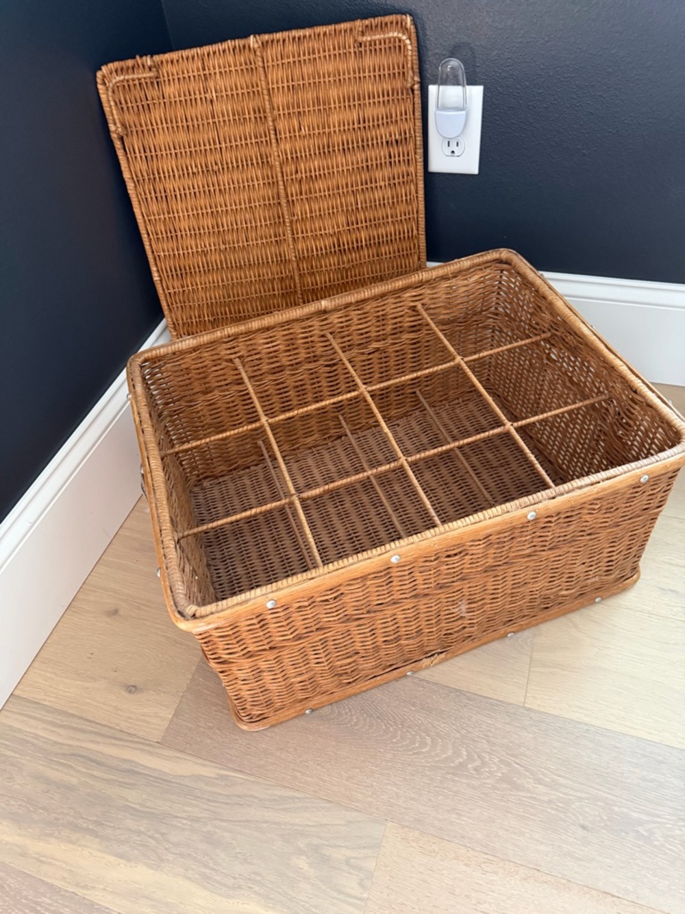 Pottery Barn Cuisine Glassware Storage Basket